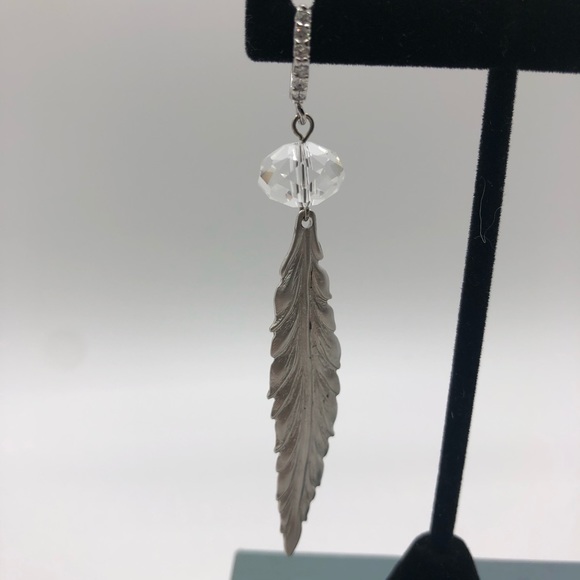 Playful drop earrings - Picture 3 of 7